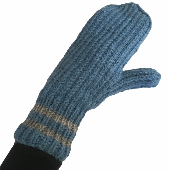 3/$12 Adorable hand knit sky blue mittens - Picture 3 of 3
